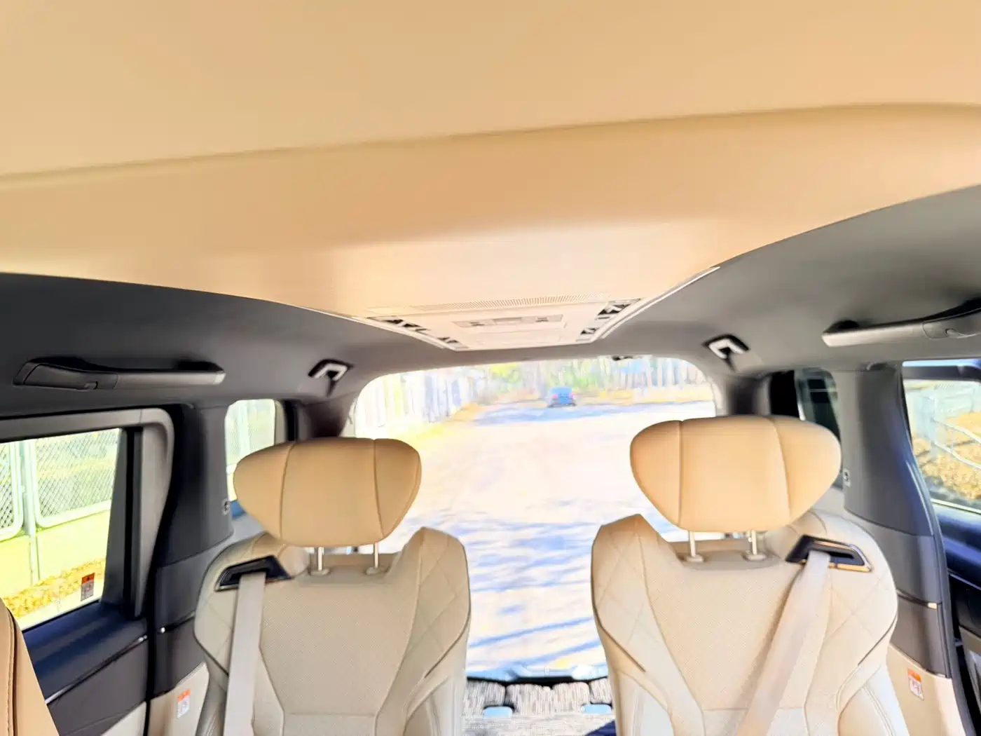 Toyota Alphard 2025 Hybrid 2.5L Ultimate Gold Edition фото 11