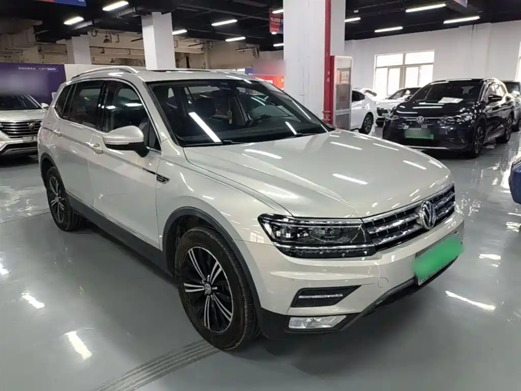 Volkswagen Tiguan L 2017 380TSI Automatic 4WD Luxury Edition фото 4