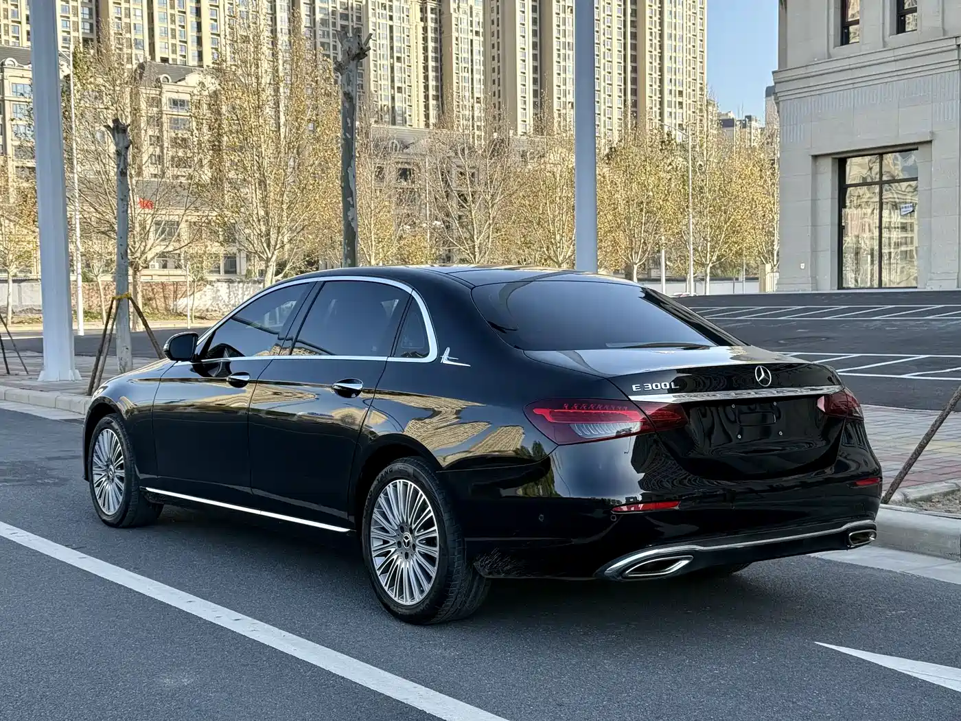 MERCEDES-BENZ E CLASS