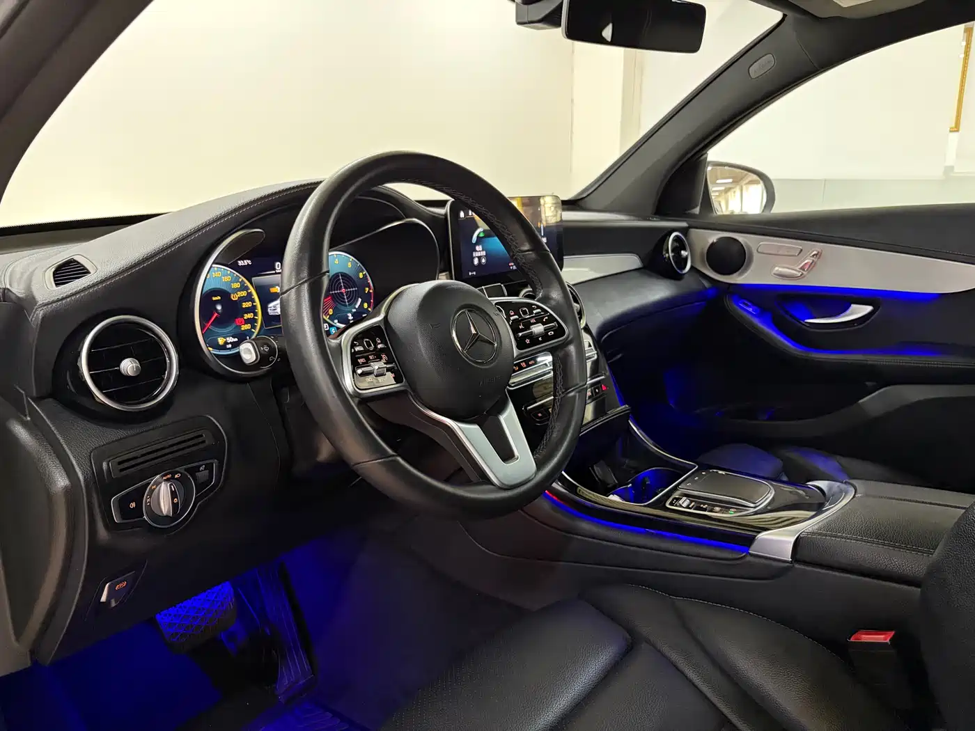 Mercedes-Benz GLC Coupe 2021 GLC 260 4MATIC Coupe SUV фото 3