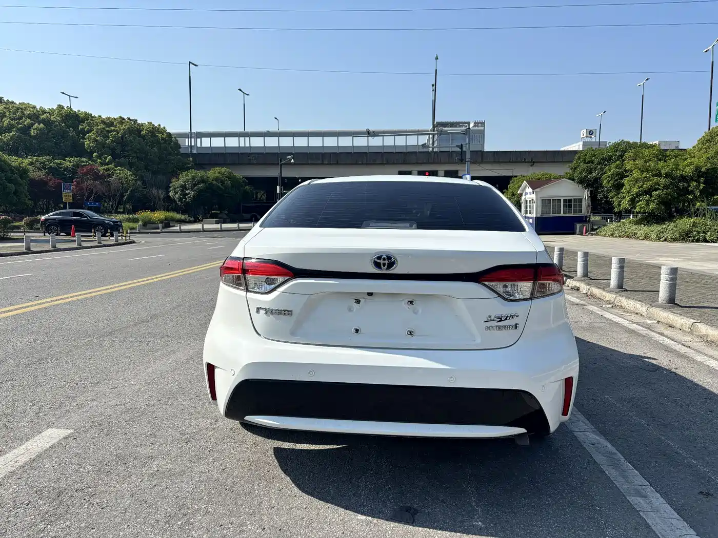 Toyota Levin 2022 Dual Engine 1.8H E-CVT Luxury Edition фото 6