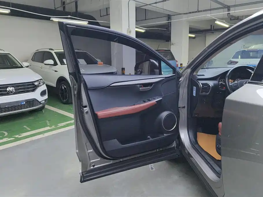 Lexus NX 2015 200t AWD F Sport фото 7
