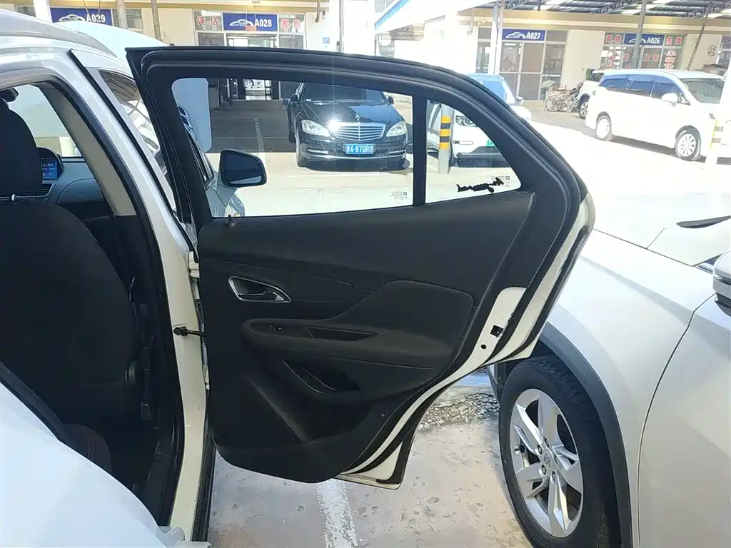 Buick Encore 2015 1.4T Automatic 2WD Urban Elite фото 16