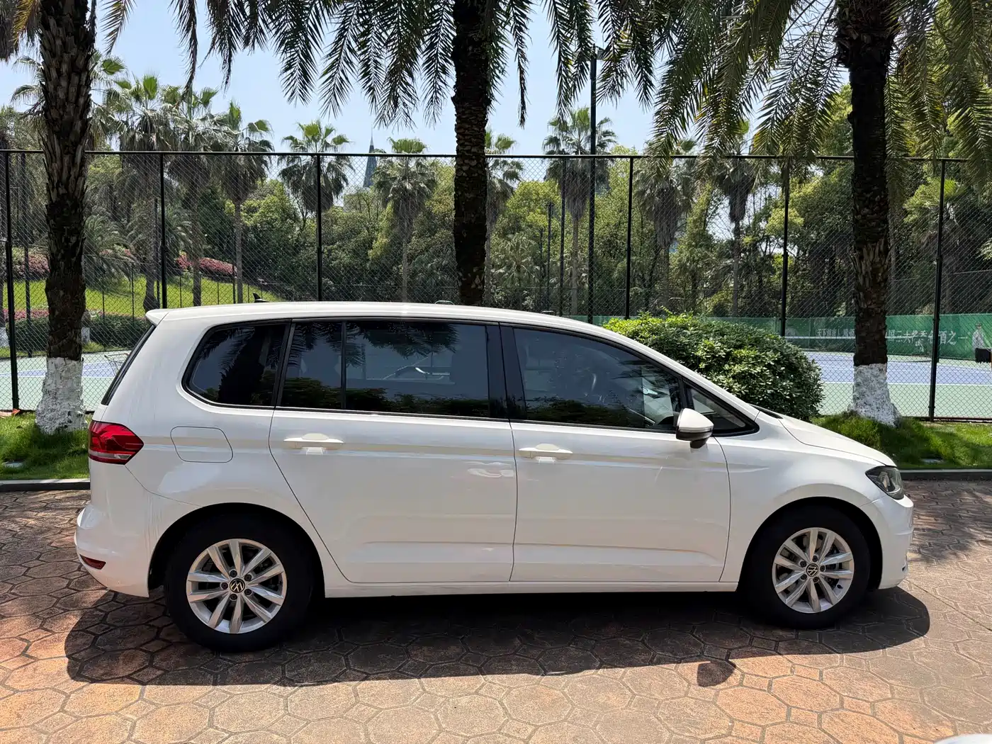 Volkswagen Touran 2021 Touran L 280TSI DSG Trend Edition 7-seater фото 8