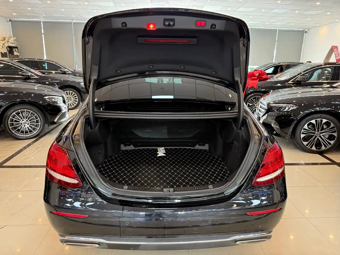 Mercedes-Benz E-Class 2020 E 300 L Luxury Model фото 22