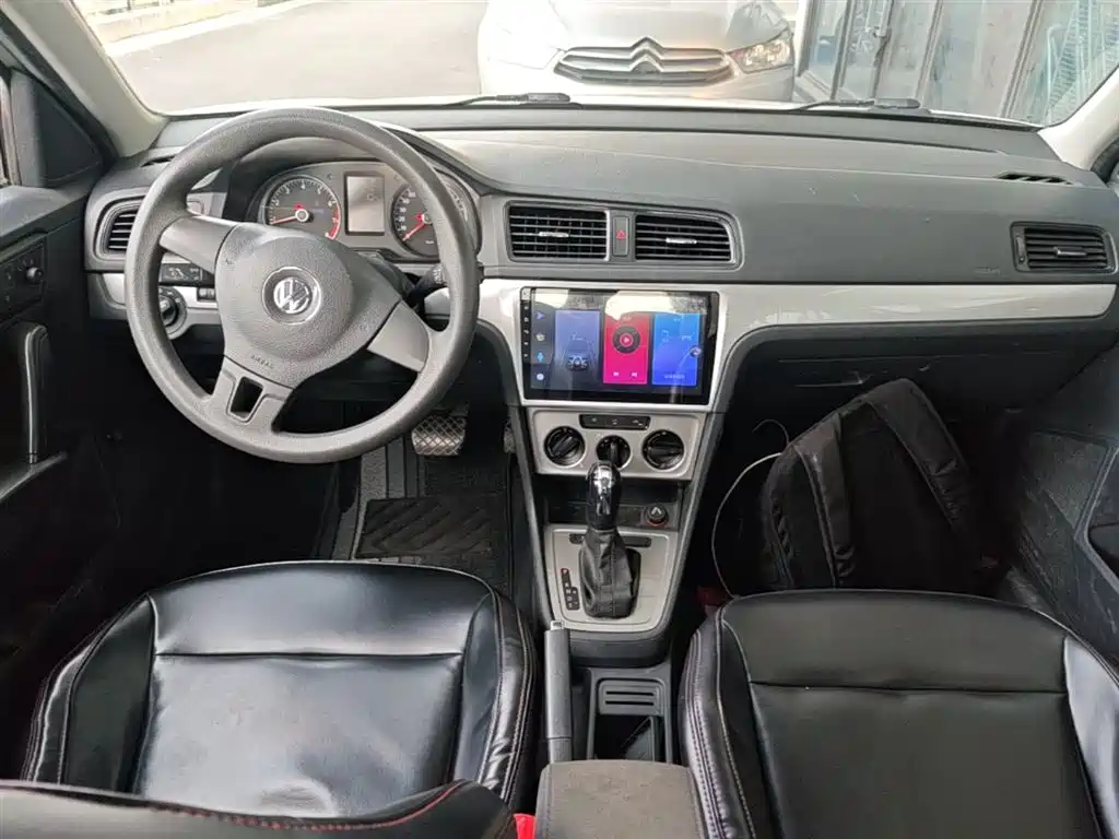 Volkswagen Lavida 2017 1.6L Automatic Comfort Edition фото 10