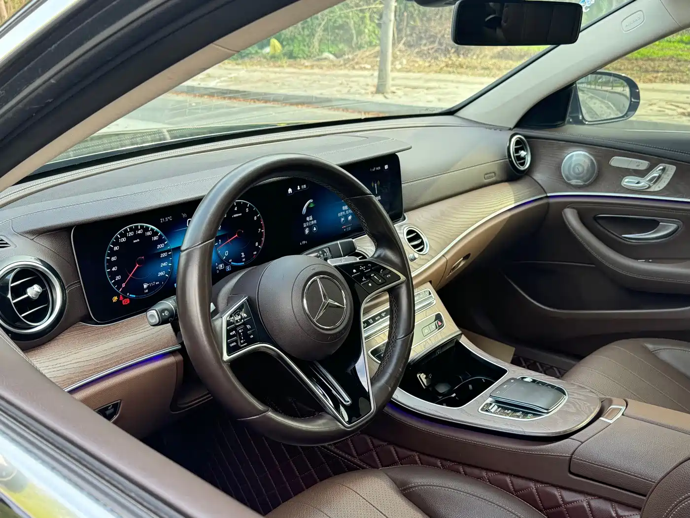 Фото 5 - Mercedes-Benz E-Class