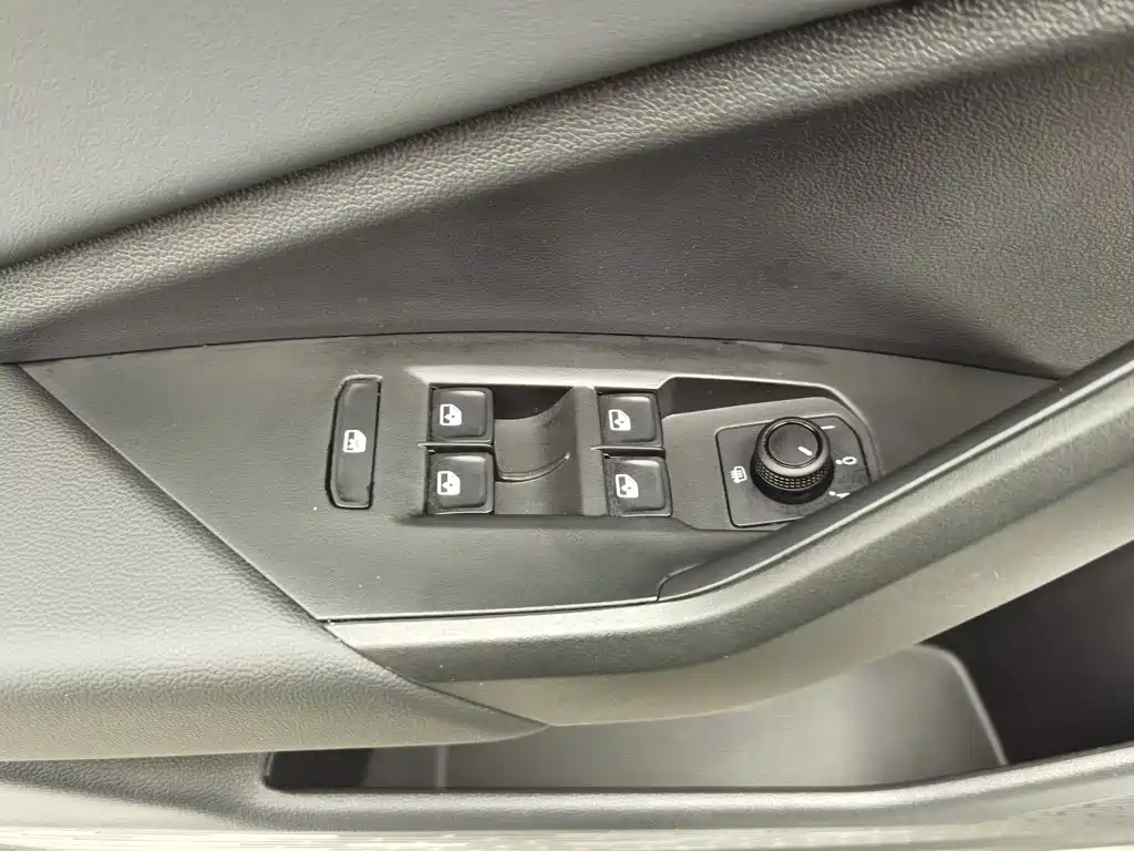 Volkswagen Sagitar, миниатюра 9