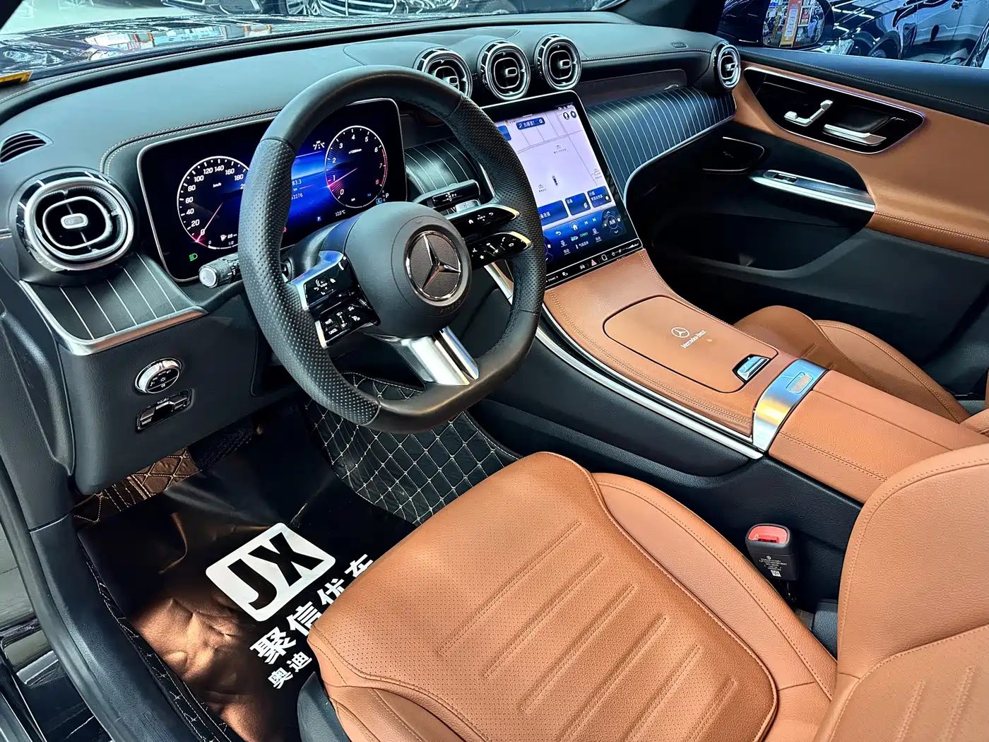 Mercedes-Benz GLC 2024 GLC 260 L 4MATIC Luxury 5-seater фото 5