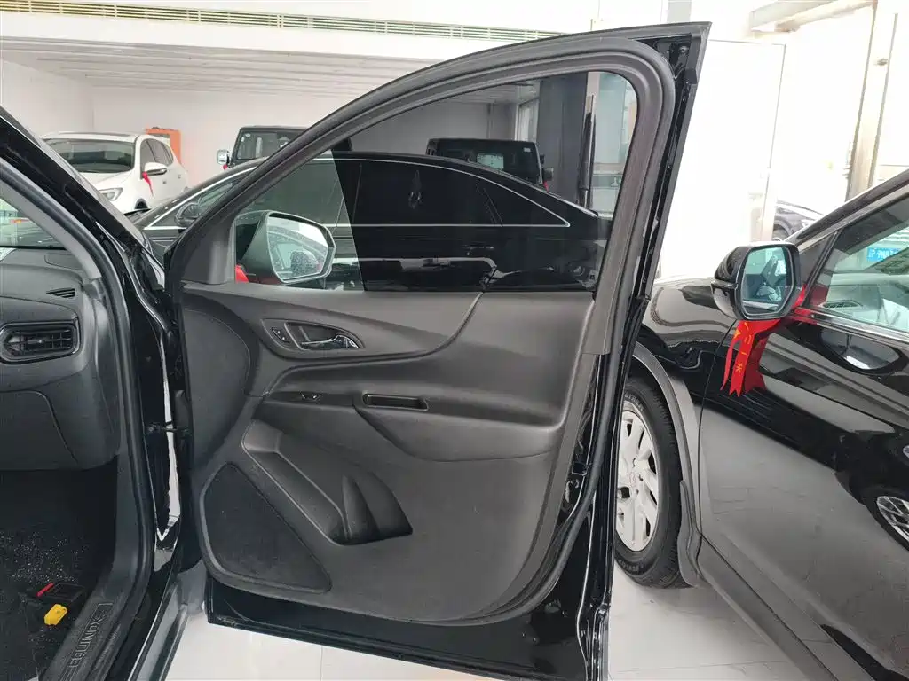 Chevrolet Equinox 2022 535T Galloping Edition фото 19