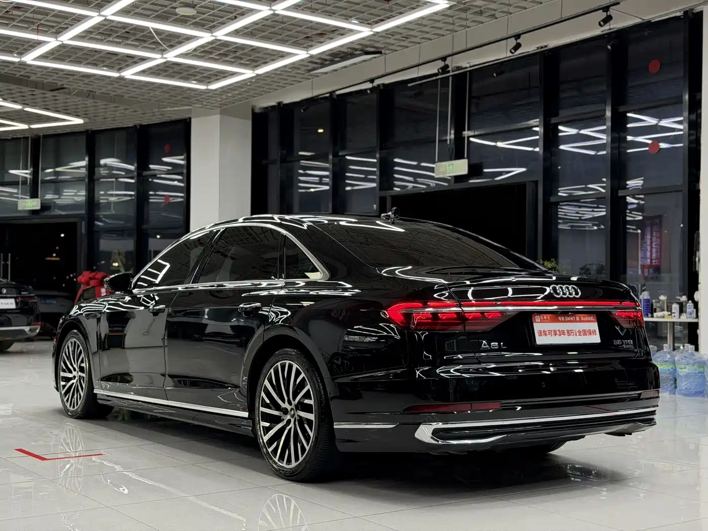 Фото 6 - Audi A8