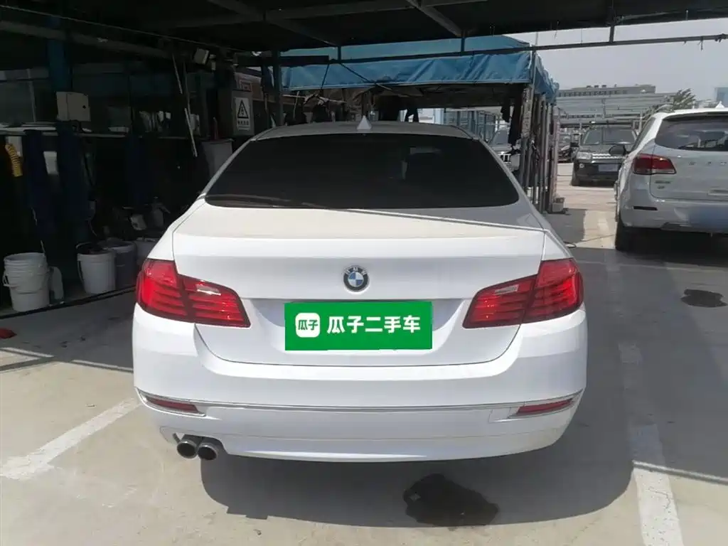 BMW 5 Series 2014 525Li Luxury Design Package фото 6
