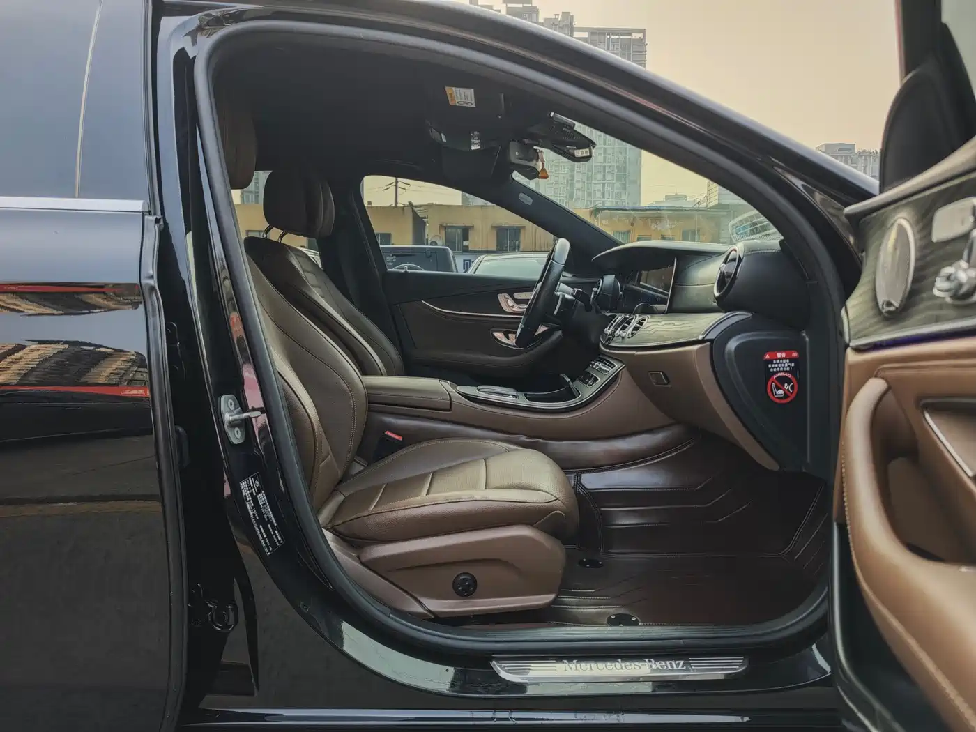Mercedes-Benz E-Class 2022 Second Facelift E 300 L Sport Luxury фото 17