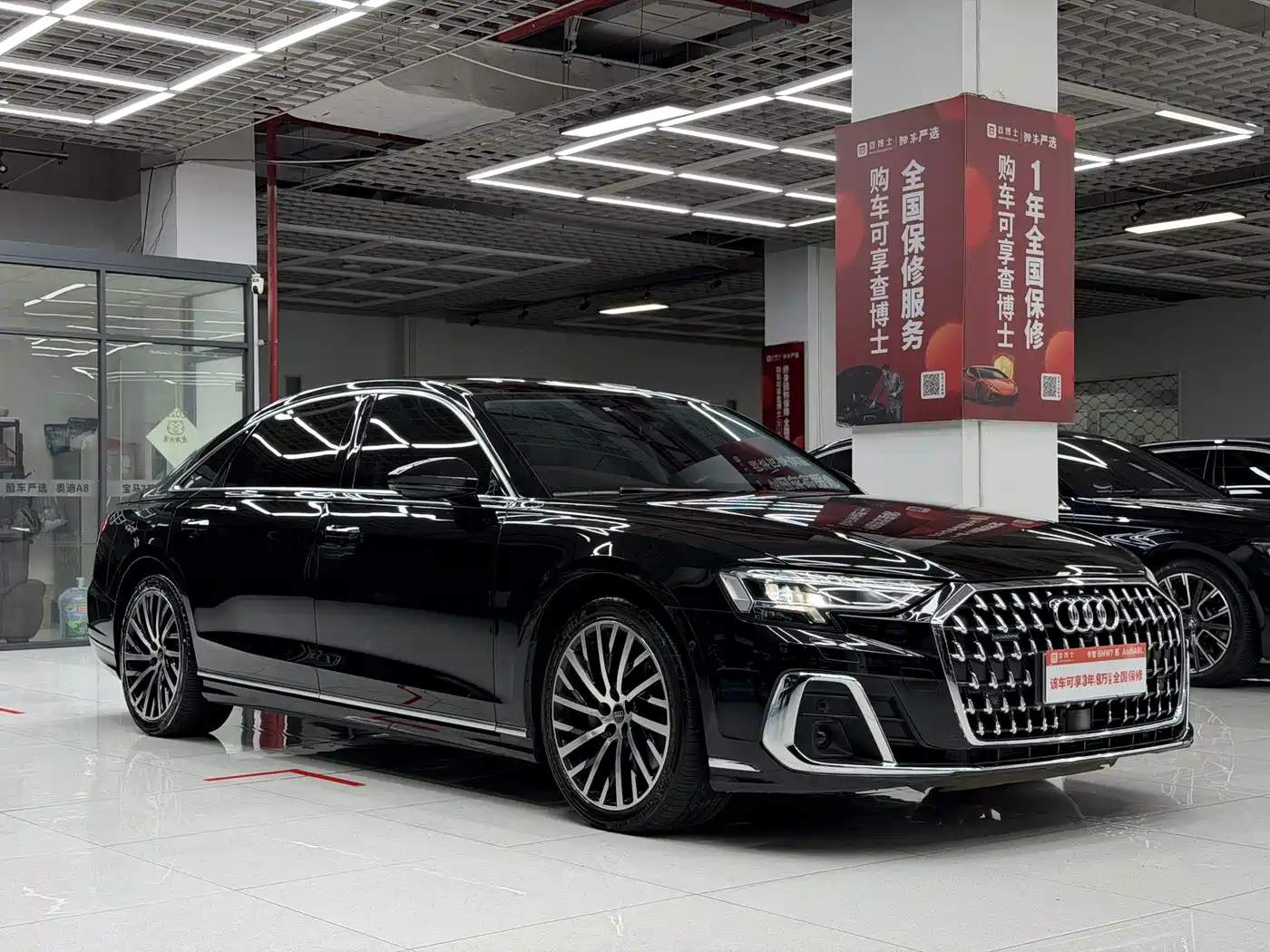 Фото 3 - Audi A8