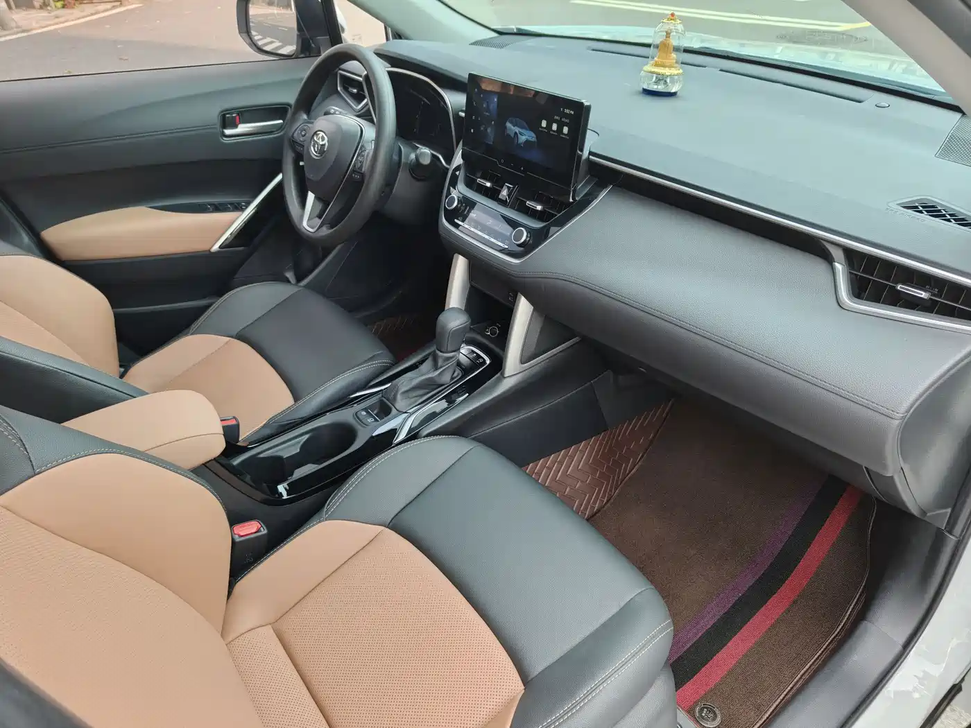 Toyota Frontlander 2023 2.0L CVT Sport Edition фото 11
