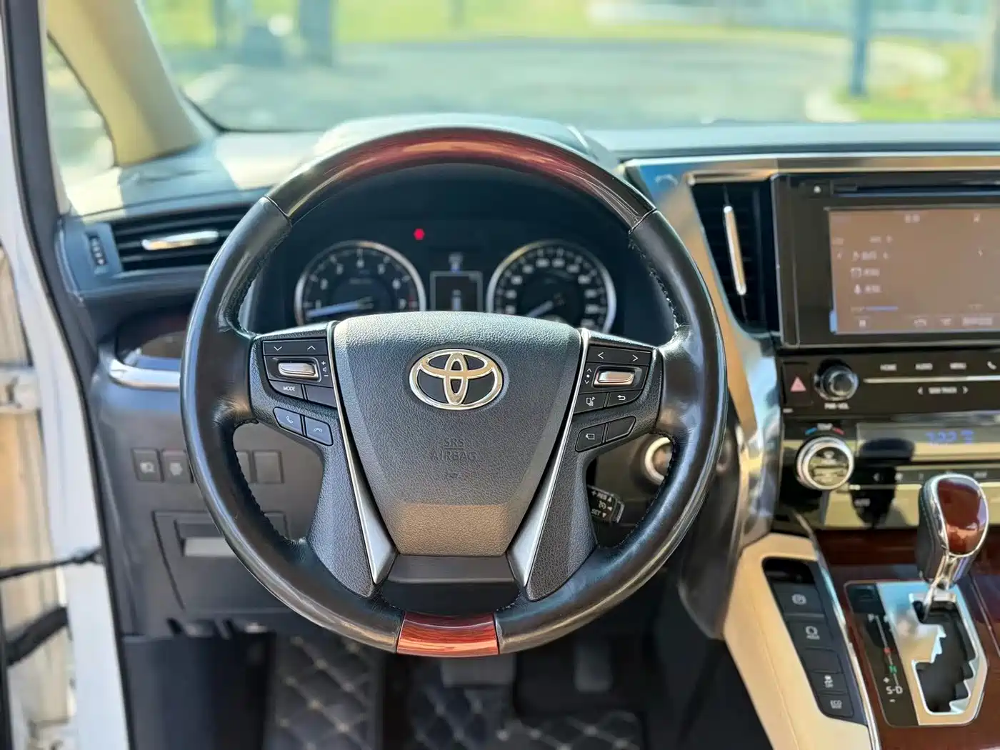 Toyota Alphard 2015 3.5L Luxury Edition фото 7