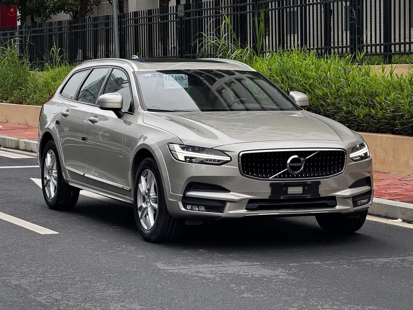 Фото 5 - Volvo V90