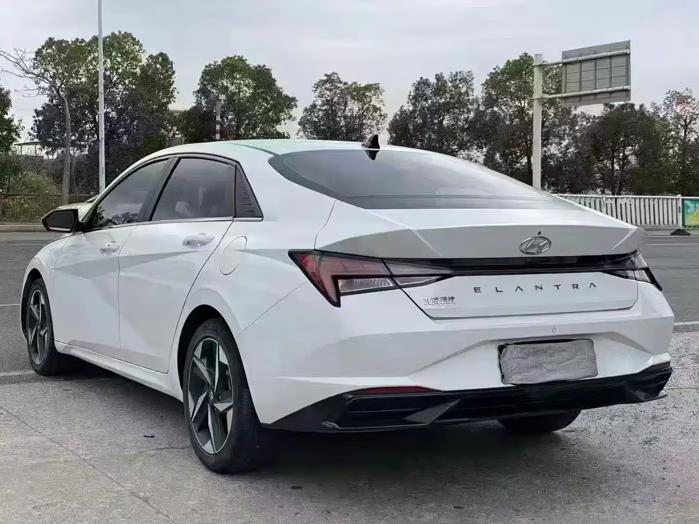 Hyundai Elantra 2021 1.5L CVT GLX Elite Edition фото 9
