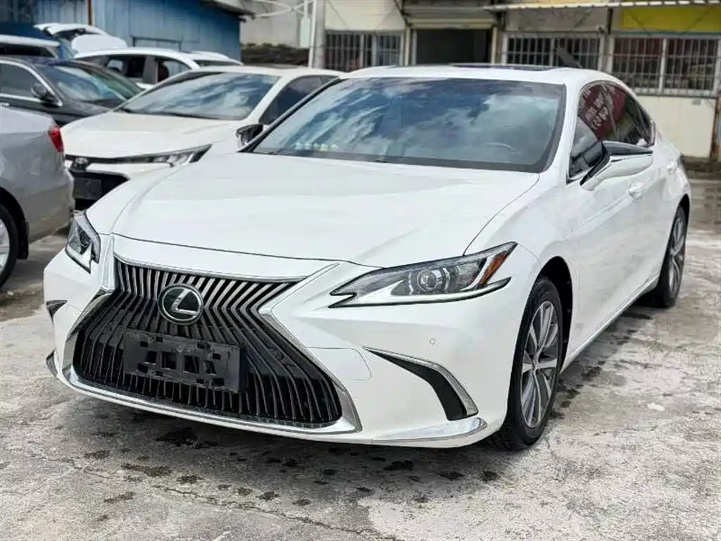 Lexus ES 2020 200 Excellence