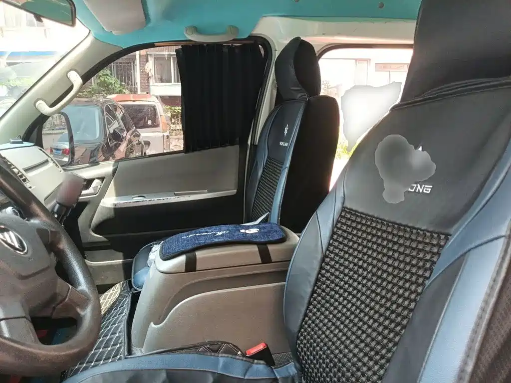 Foton Fengjing G7 2020 2020 Model 2.4L Commercial Long Wheelbase High Roof 6-Seater Business Van China VI 4K22D4M