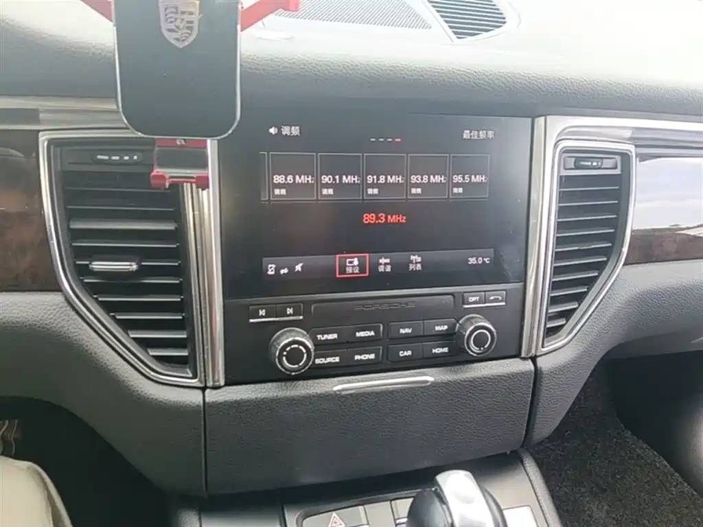 Porsche Macan 2017 Macan 2.0T фото 13