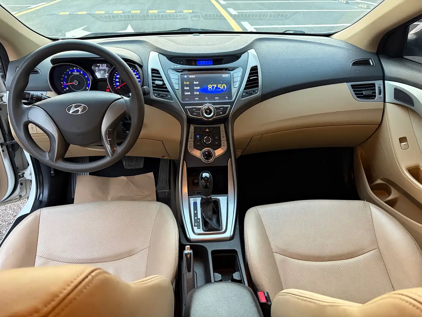 Hyundai Langdong 2012 1.6L Automatic Fashion фото 5