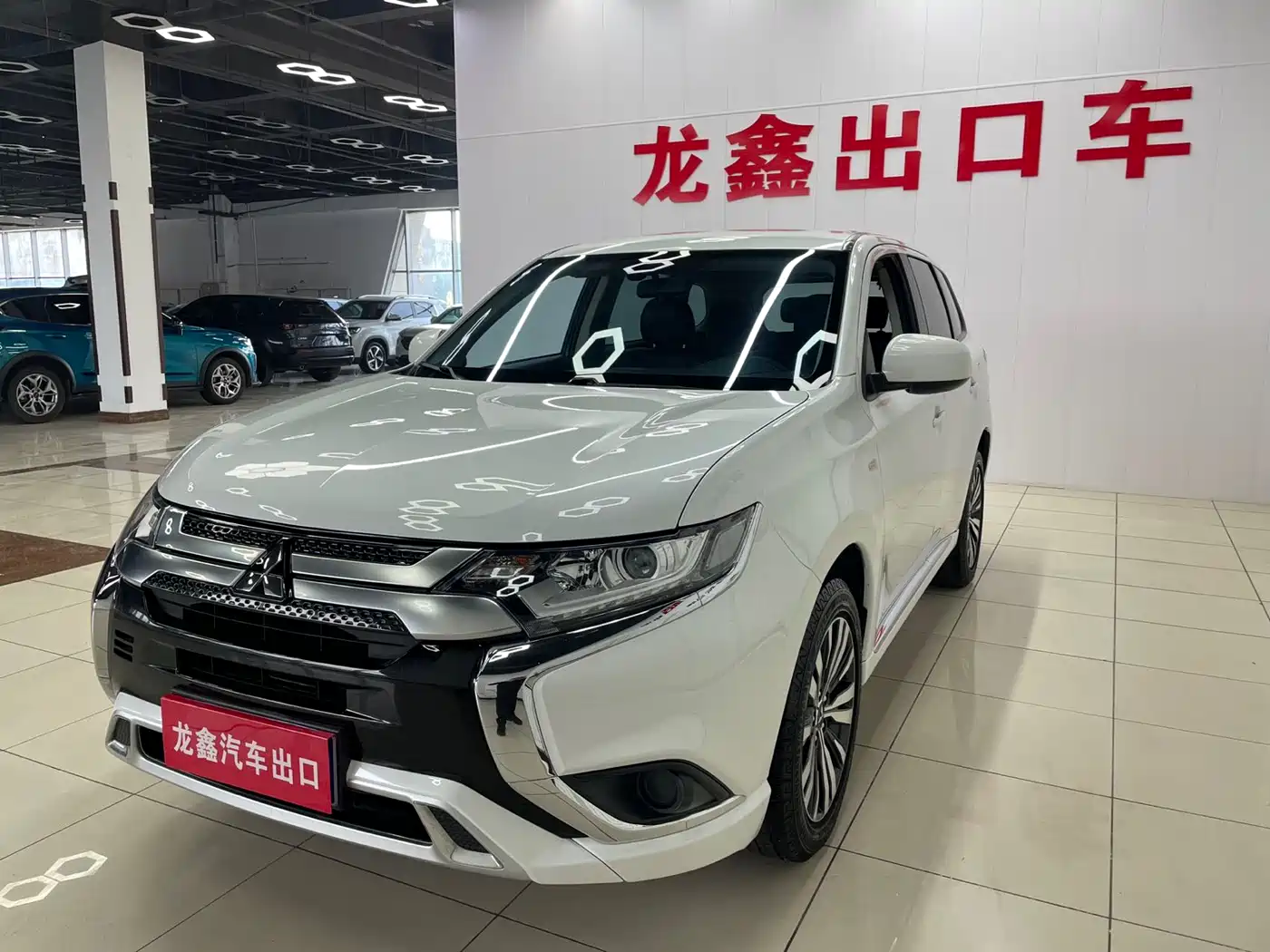 Mitsubishi Outlander 2021 2.0L 2WD Smooth Ride Version 5-Seater фото 2