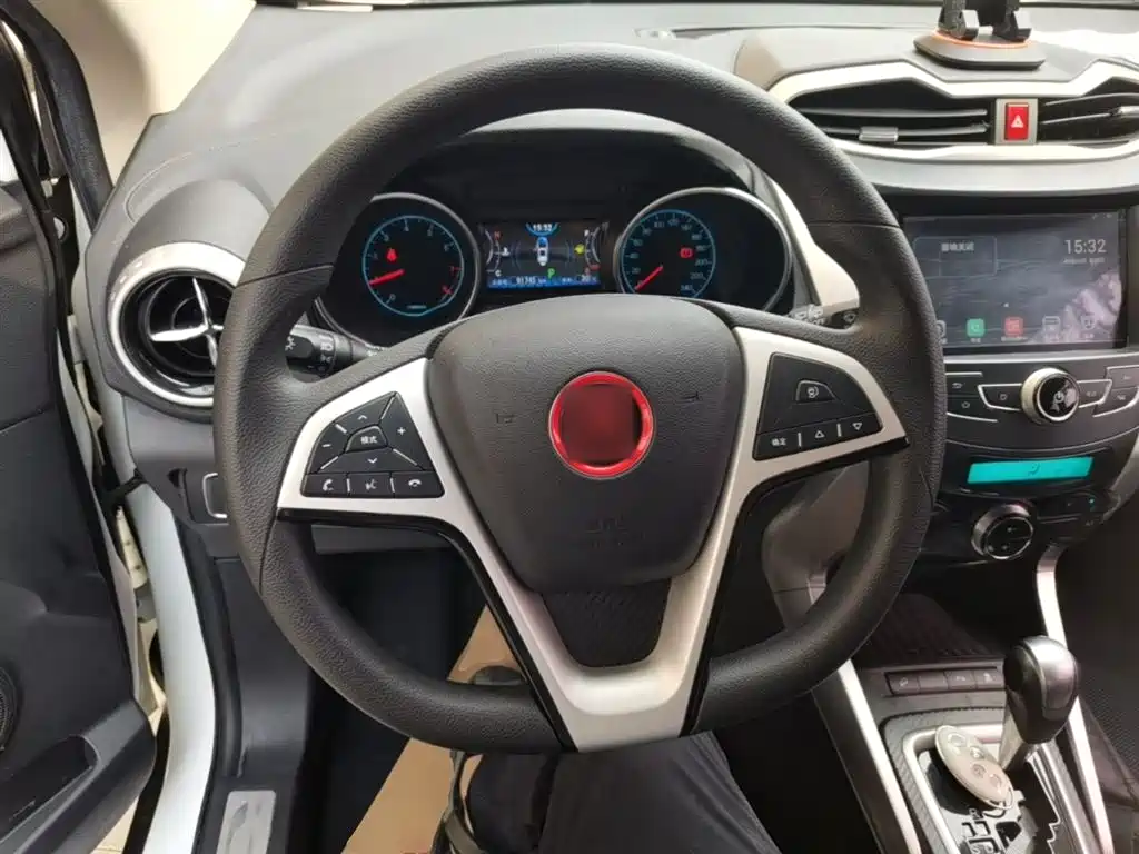 BYD Yuan 2017 1.5L Auto Cool Connect фото 11