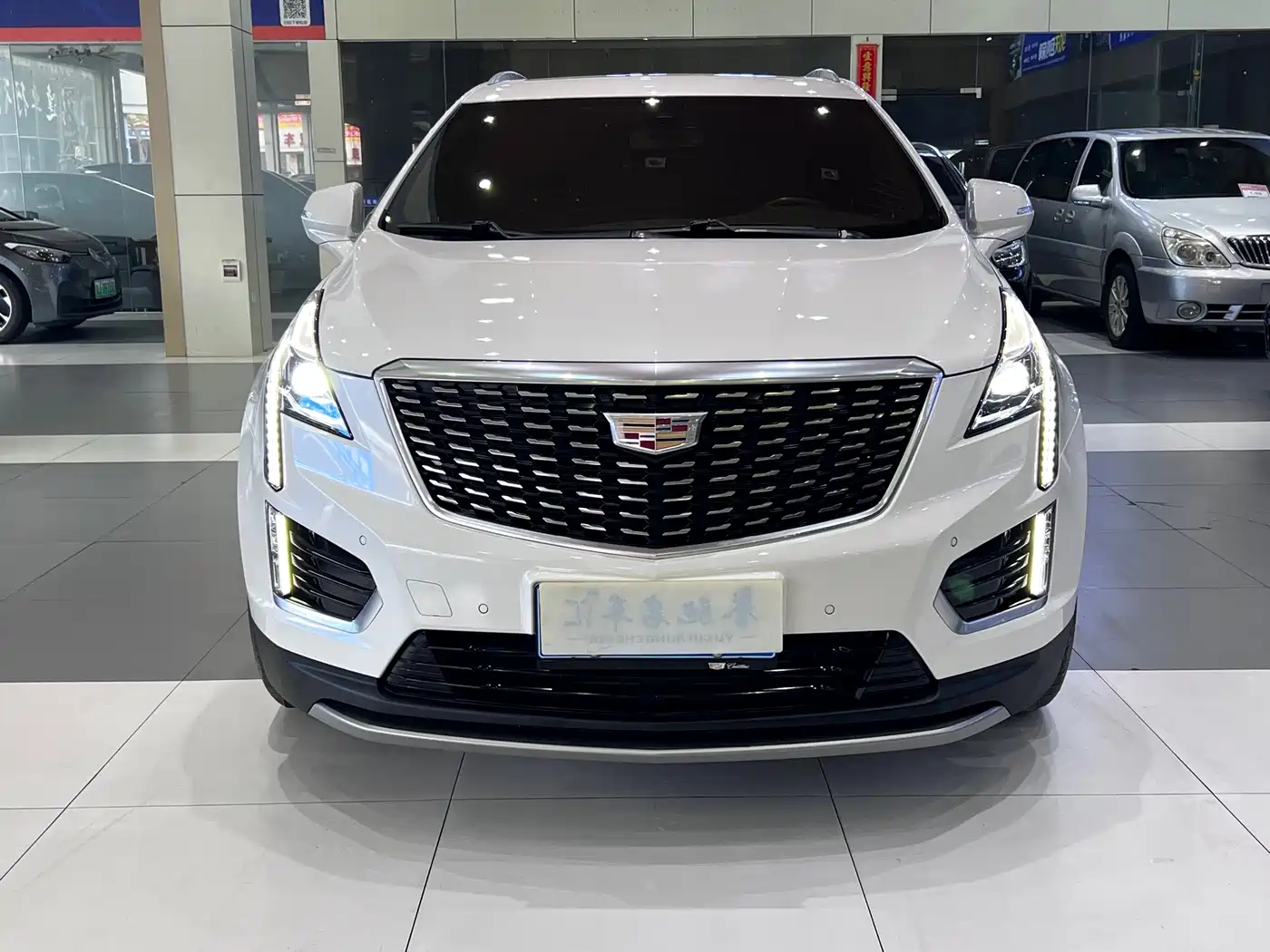 Cadillac XT5 2021 2.0T 2WD Luxury Edition фото 2