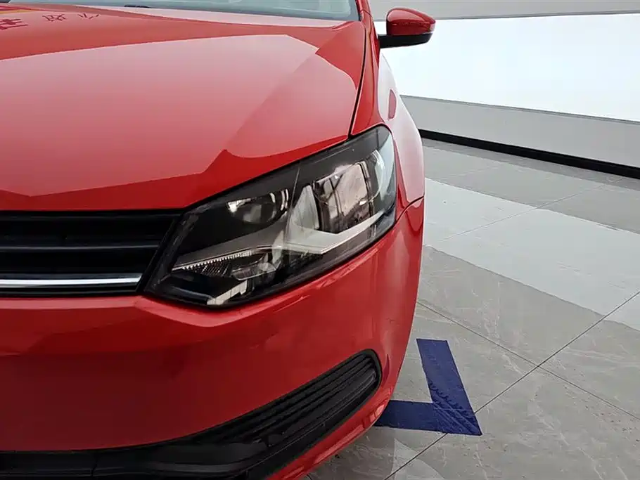Volkswagen Polo 2016 1.4L Manual Trend фото 5