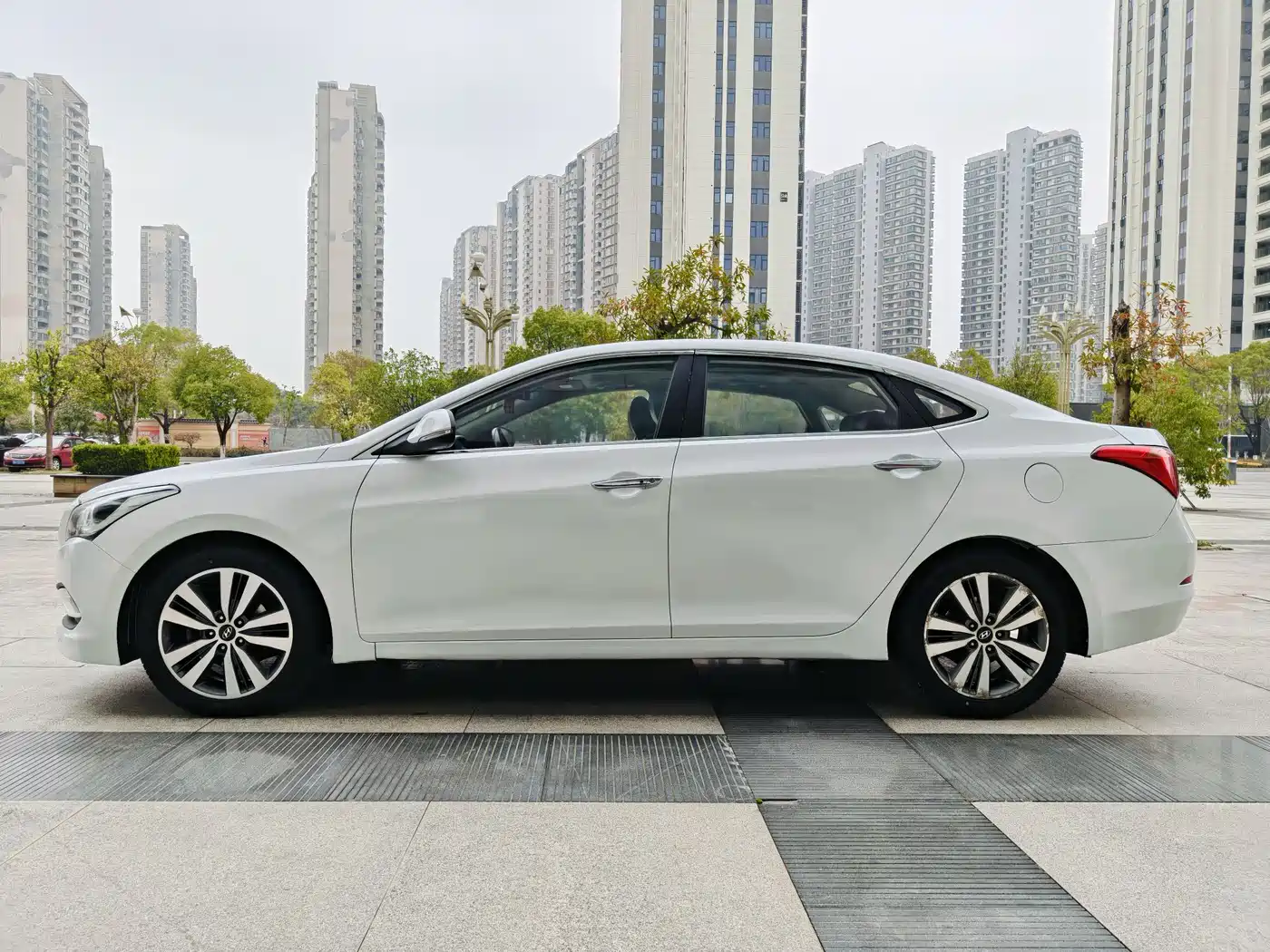 HYUNDAI NAME PICTURE