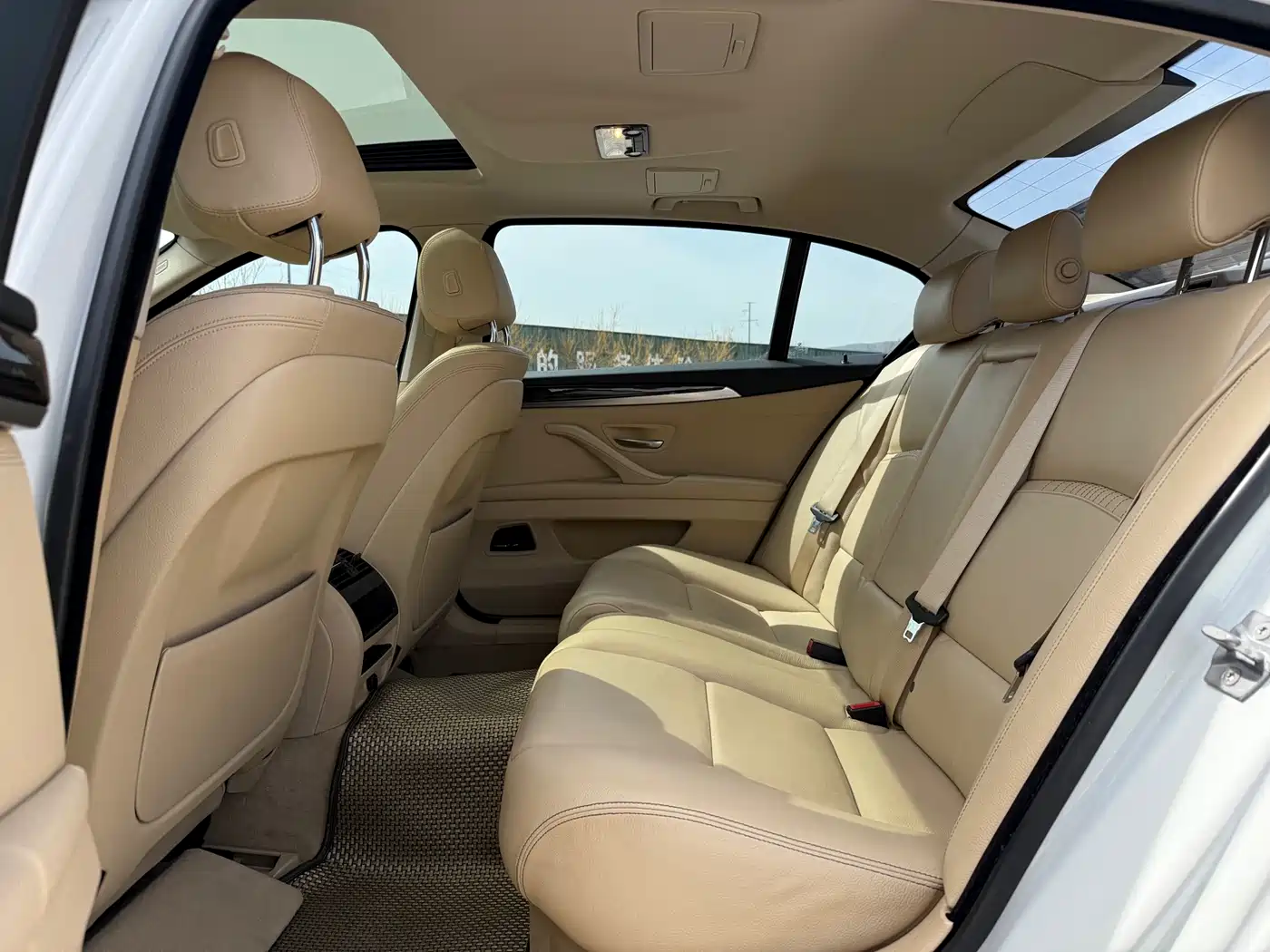 BMW 5 Series 2014 525Li Luxury Design Package фото 25
