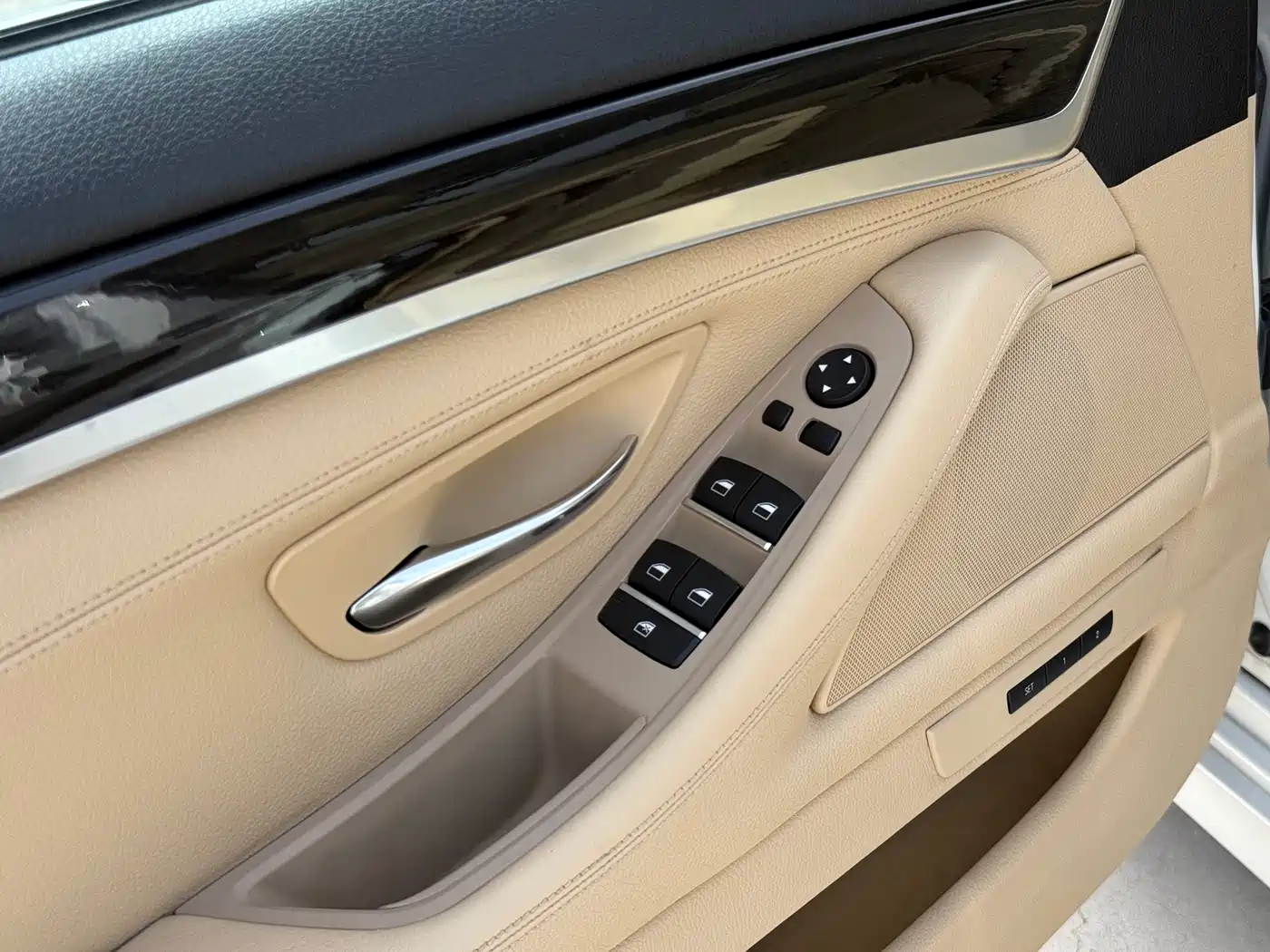 BMW 5 Series 2014 525Li Luxury Design Package фото 20