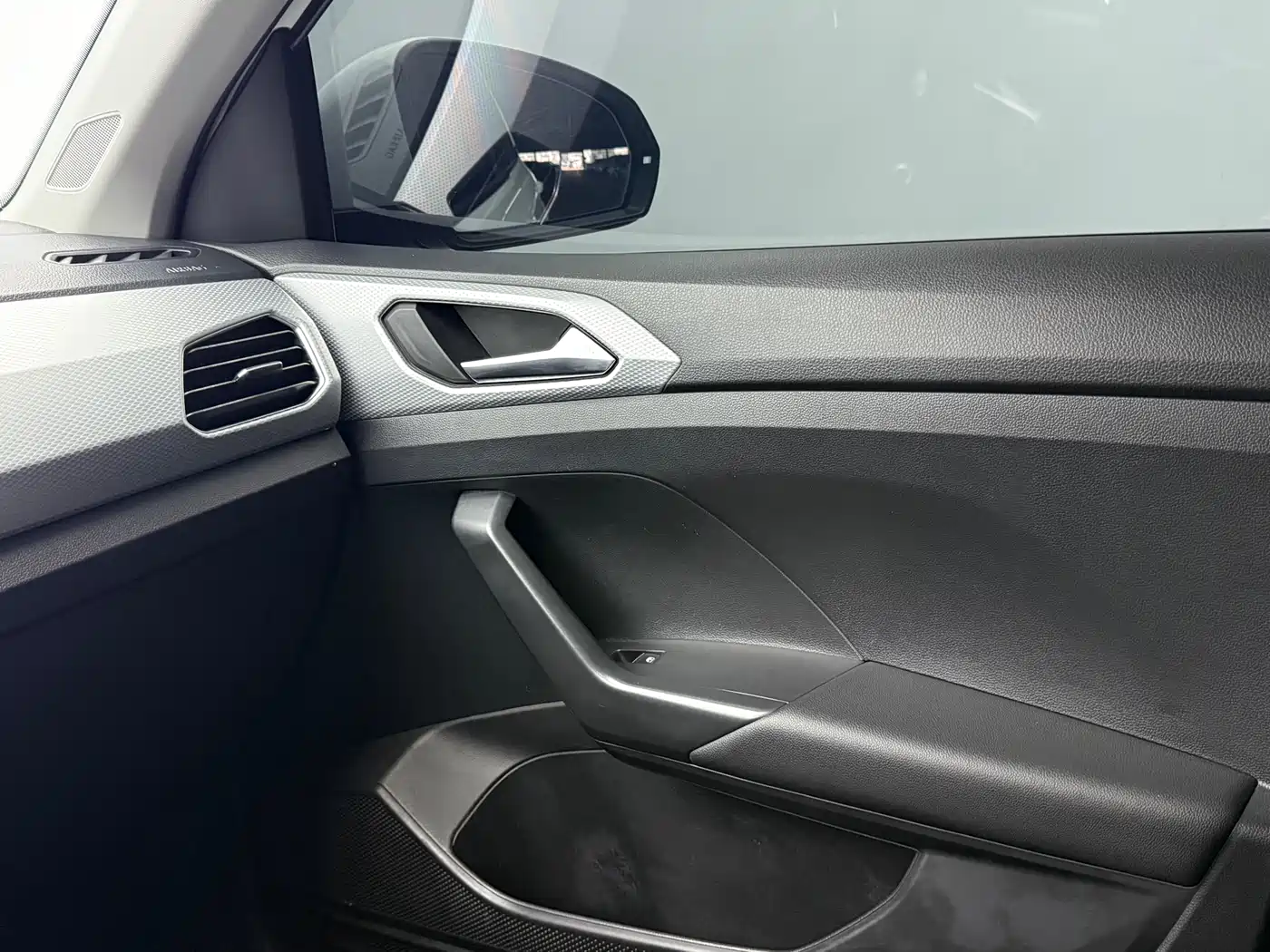 Volkswagen Tanying 2023 Model 200TSI DSG Joy Smart Connect Edition фото 20