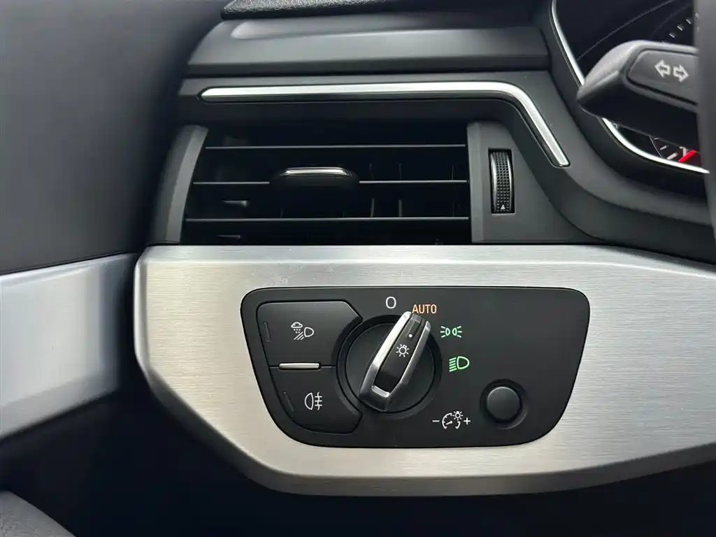 Audi A4L 2019 45 TFSI quattro Personality Sport (China VI) фото 13