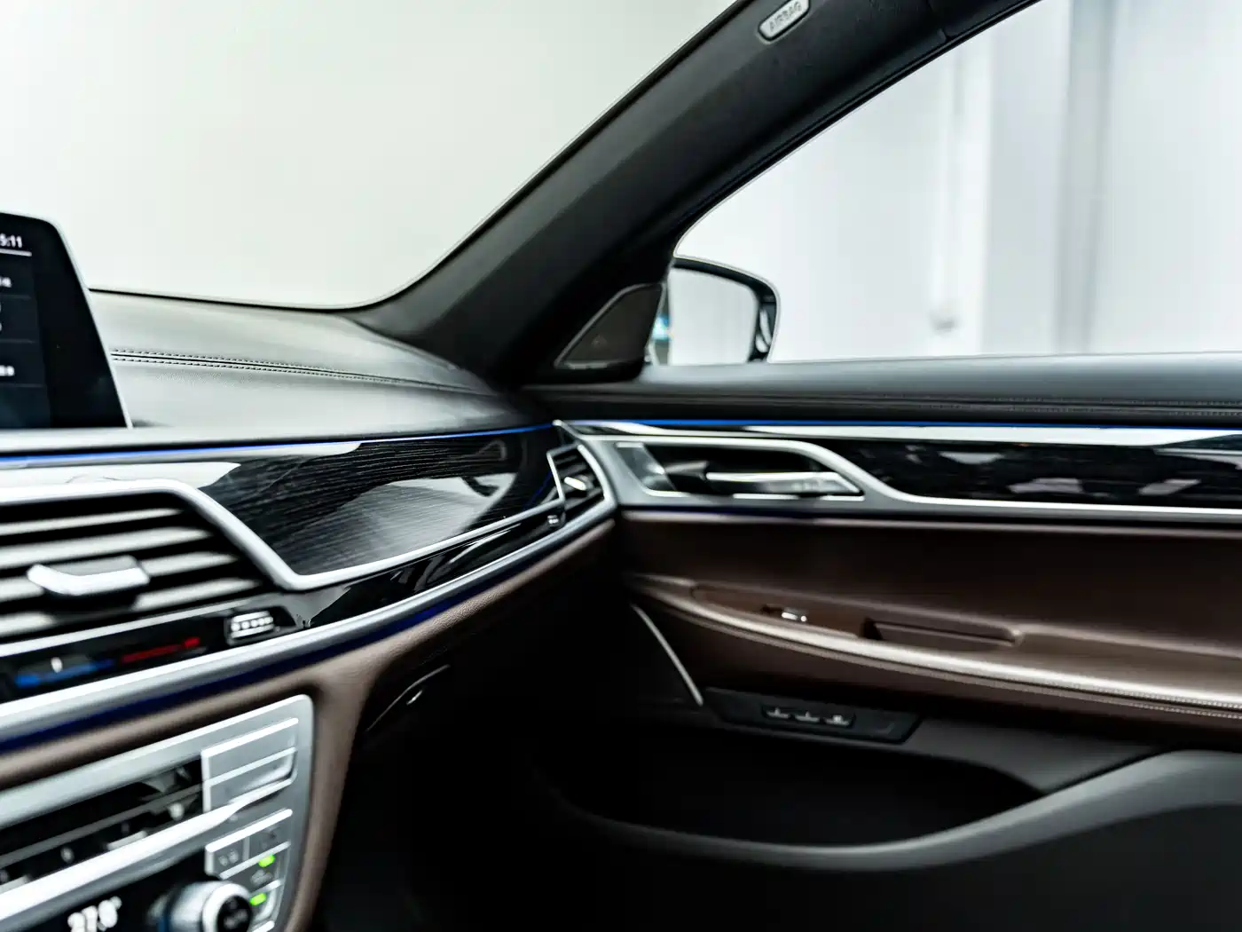 Photo 9 - BMW 7 Series