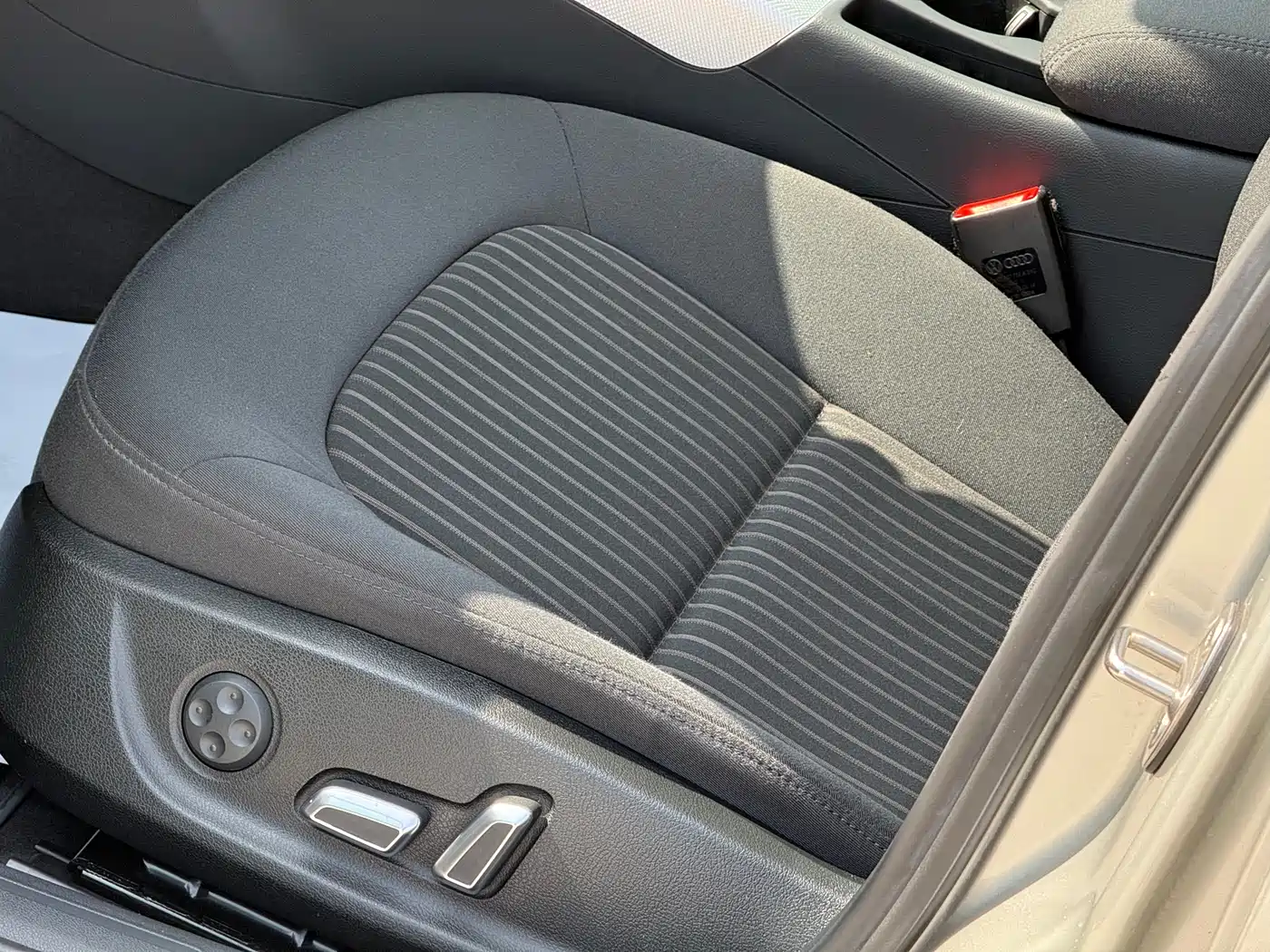 Audi A4L 2016 30 TFSI Collector's Edition Automatic Comfort фото 12