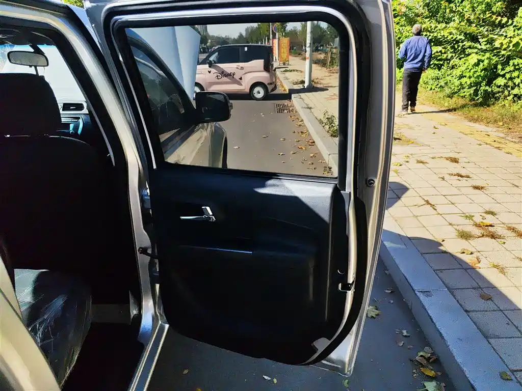 Great Wall Fengjun 5 2022 2021 2.4L Petrol 2WD Progressive Large Double Cab China VI 4K22D4M