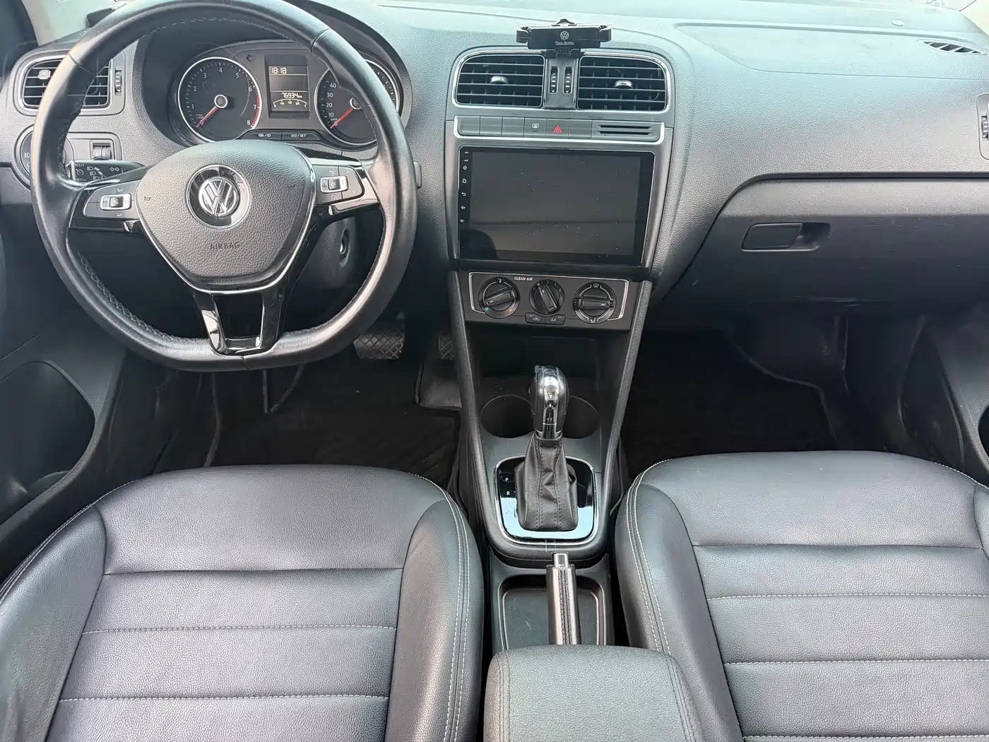 Volkswagen Polo 2016 1.6L Automatic Comfort фото 9