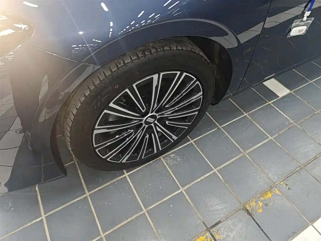 Geely Galaxy Galaxy A7 2025 EM-i фото 23