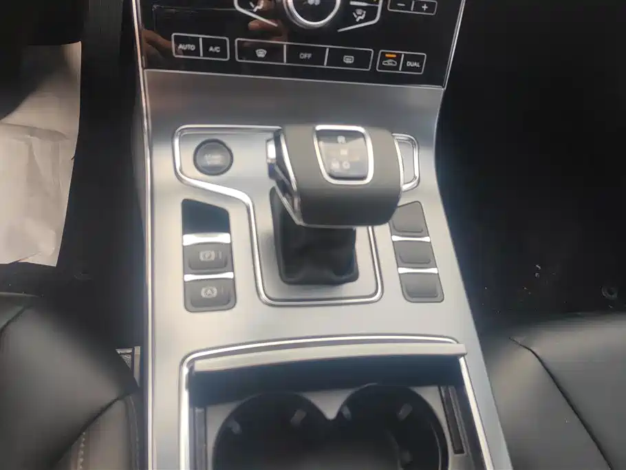 Hongqi H5 2020 1.5T DCT Qi Rhythm Edition фото 16