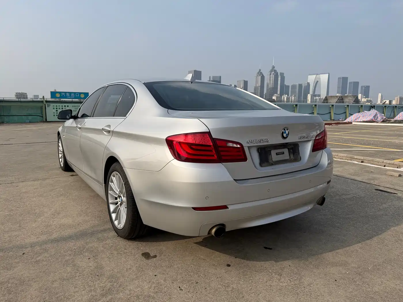 BMW 5 Series 2012 535Li Leadership фото 7