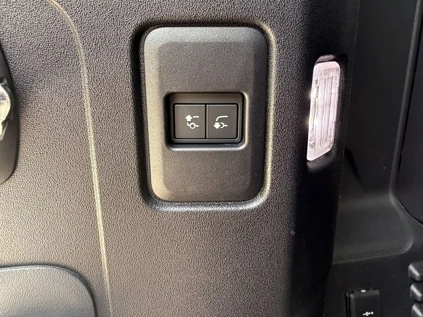 Land Rover Defender 2022 110 P400 X-DYNAMIC HSE фото 11
