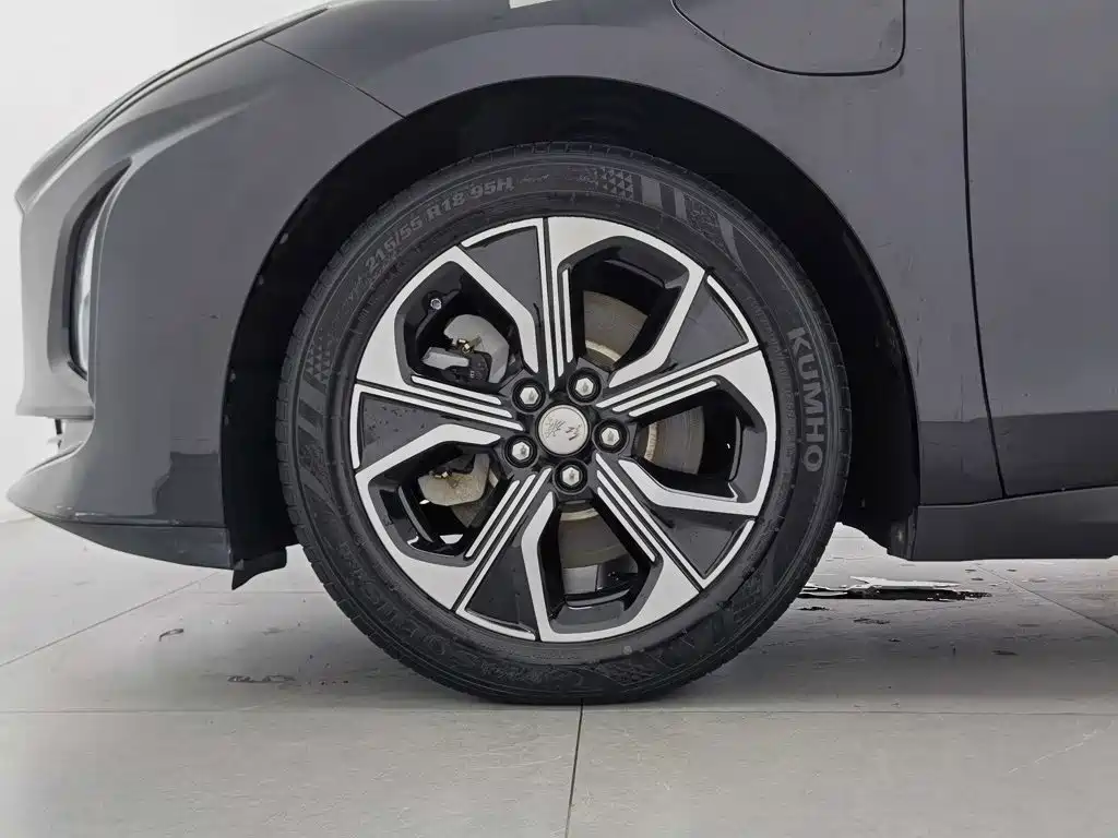 Hongqi E-QM5 2024 2023 Facelift Basic Travel Edition