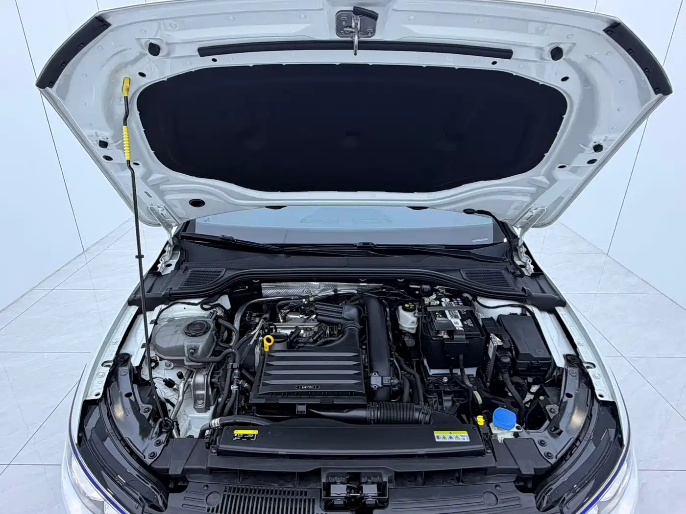 Volkswagen Golf 2023 280TSI DSG R-Line Lite фото 17
