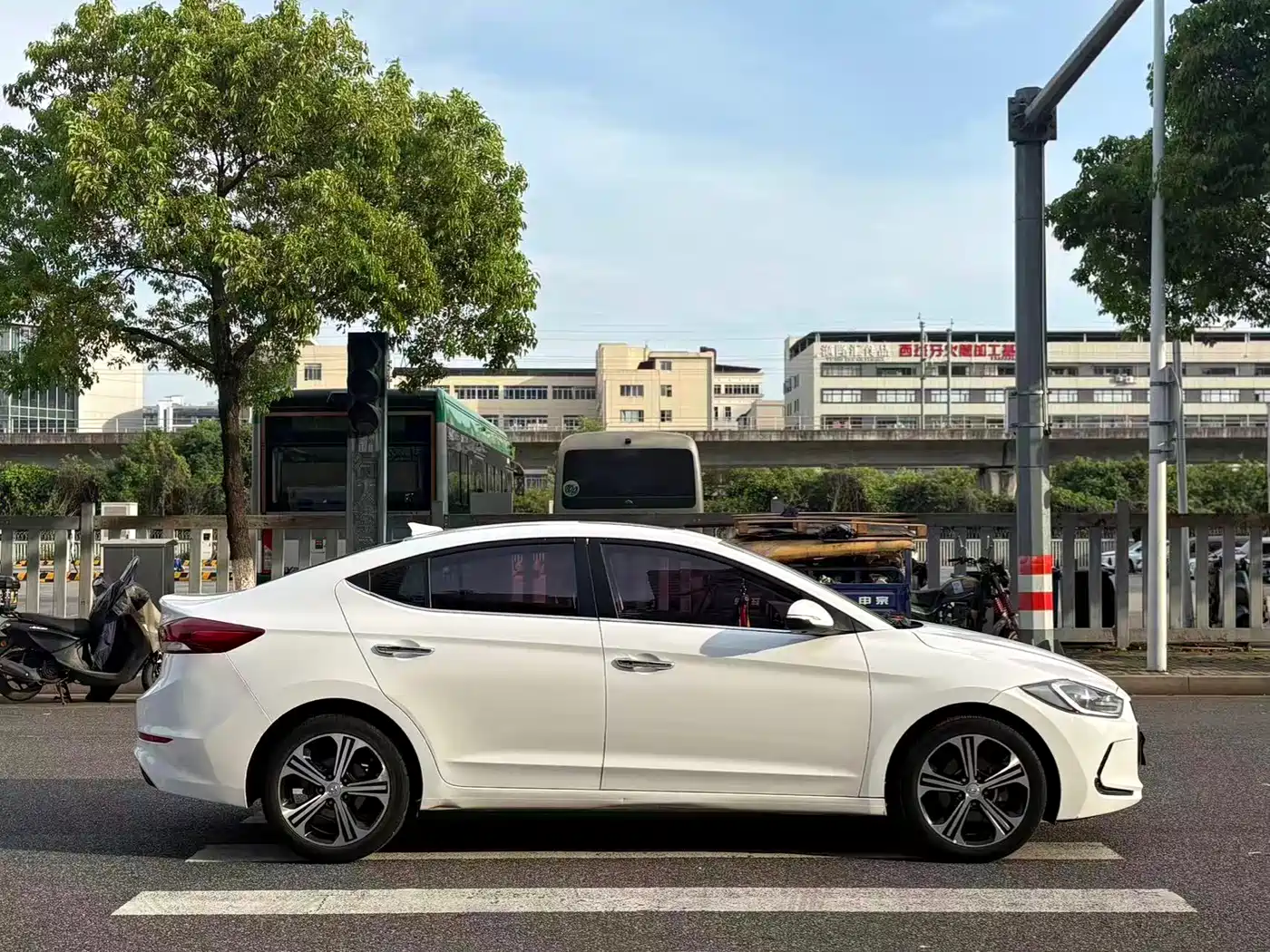 Hyundai Elantra 2018 1.4T DCT Dynamic·Vitality Model фото 4