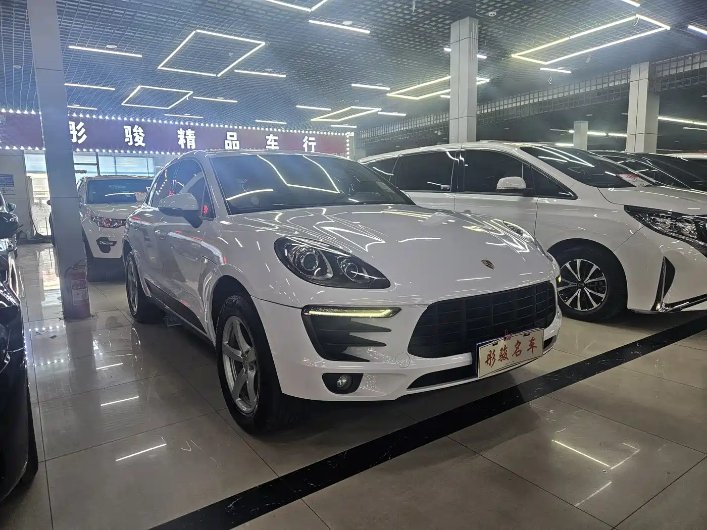Porsche Macan 2017 Macan 2.0T фото 3