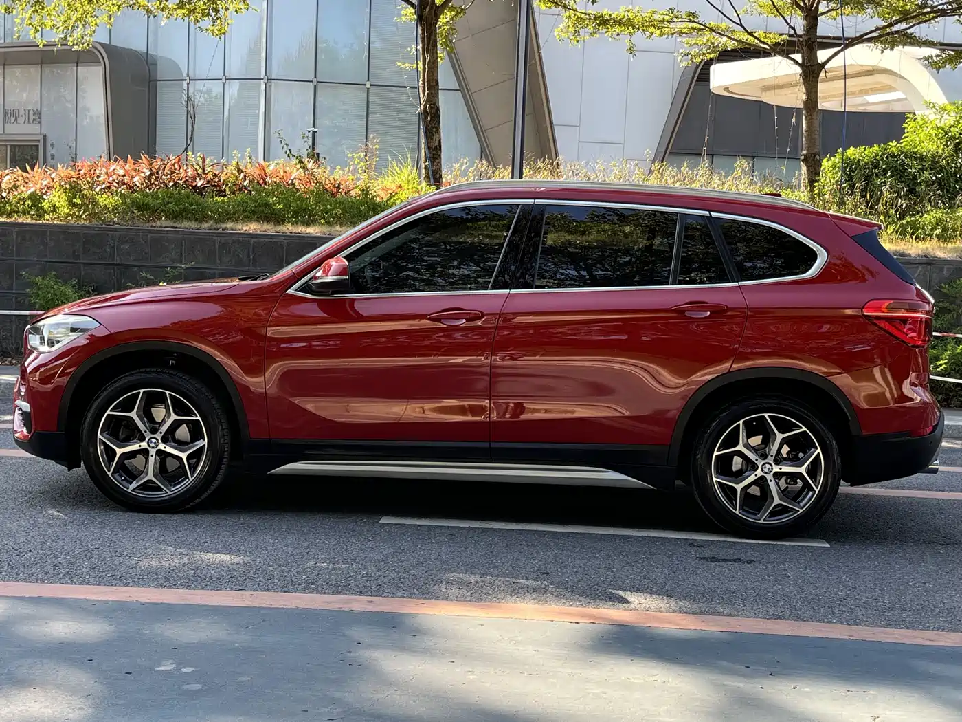 BMW X1 2019 sDrive18Li Premium Model фото 6