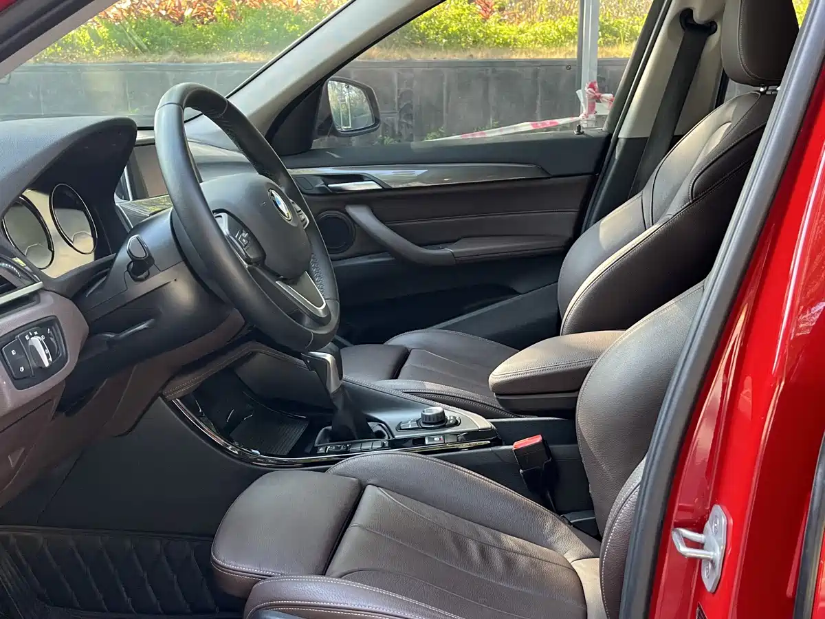 BMW X1 2019 sDrive18Li Premium Model фото 22