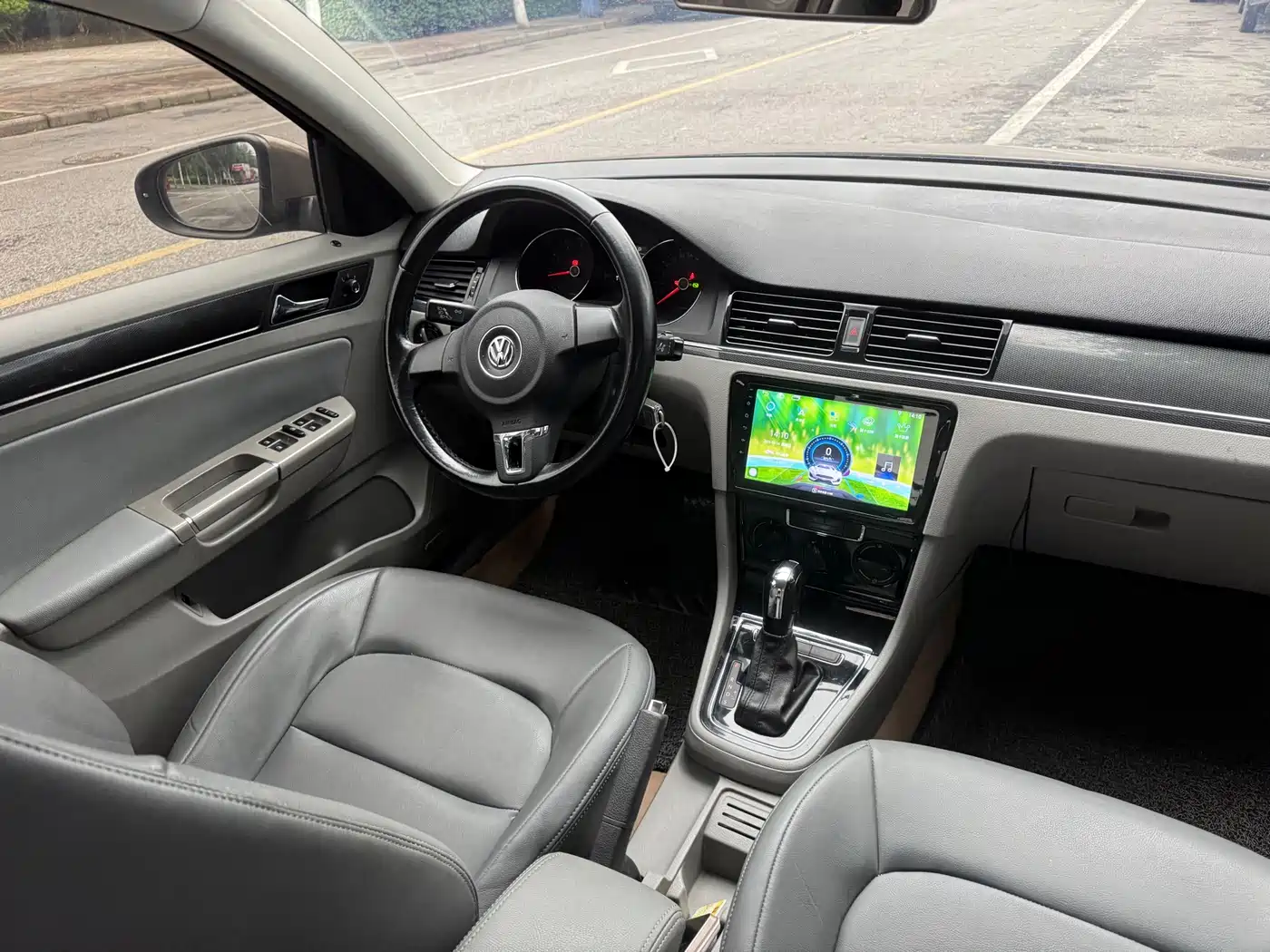 Volkswagen Bora 2014 1.6L Automatic Fashion Edition фото 10